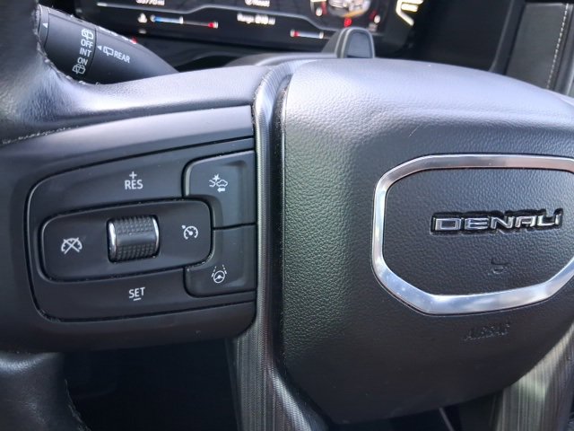 Used 2023 GMC Yukon XL Denali Ultimate image 11