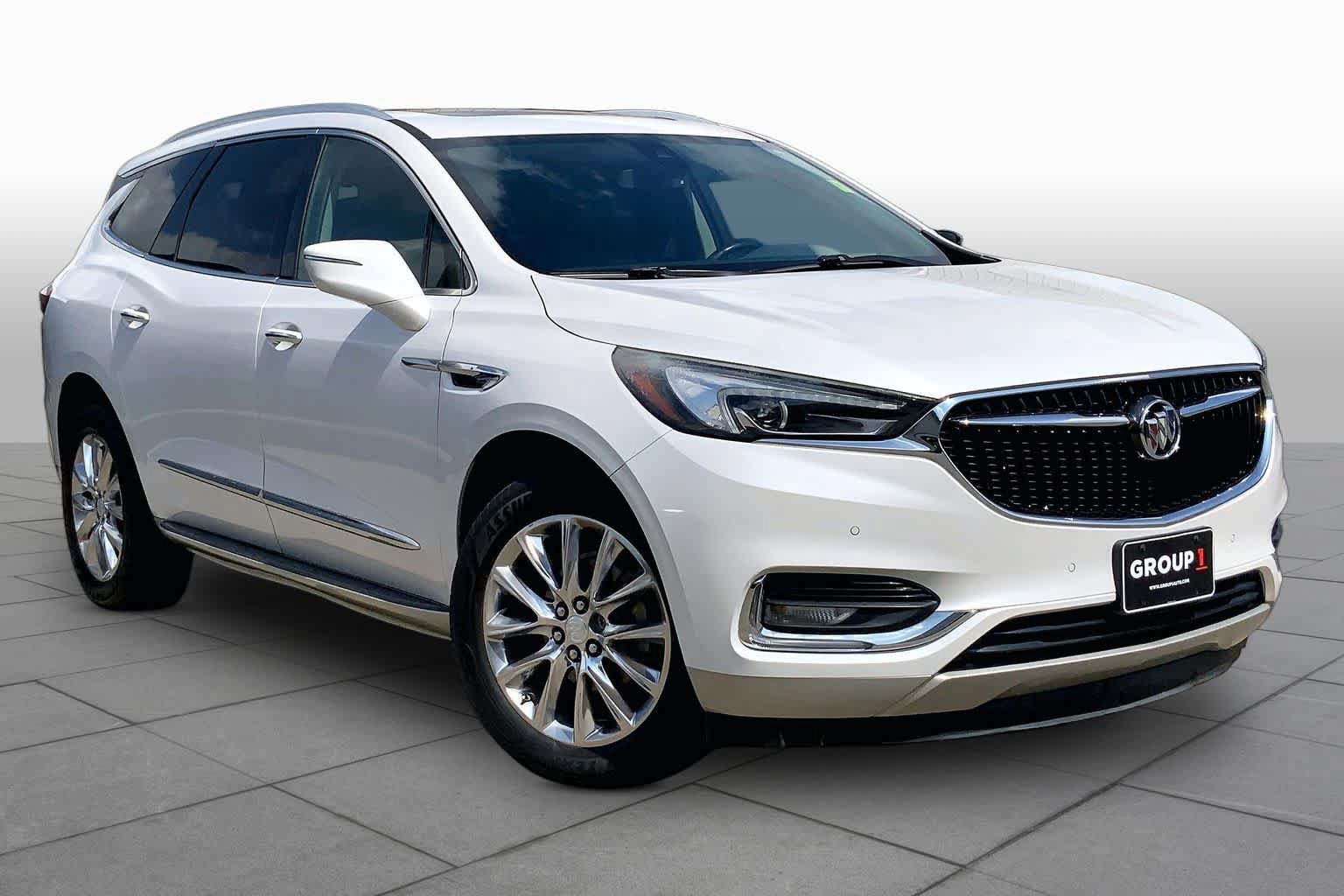 Used 2018 Buick Enclave Premium w/ Experience Buick Package FWD image 3