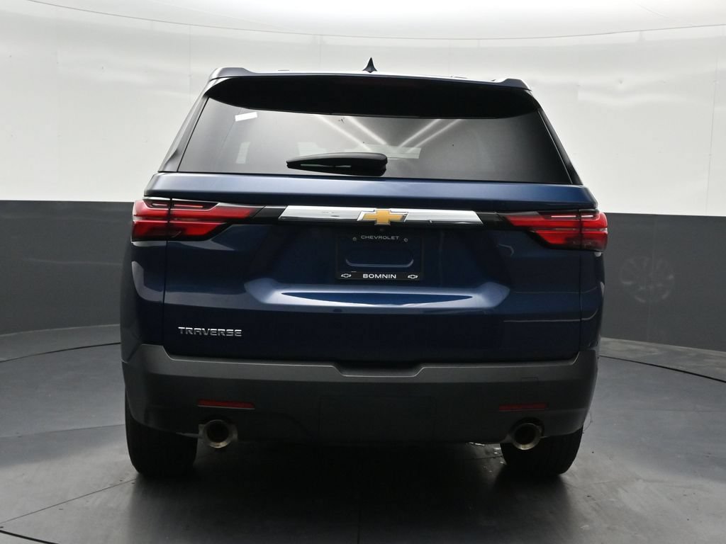 Used 2023 Chevrolet Traverse LS FWD image 4