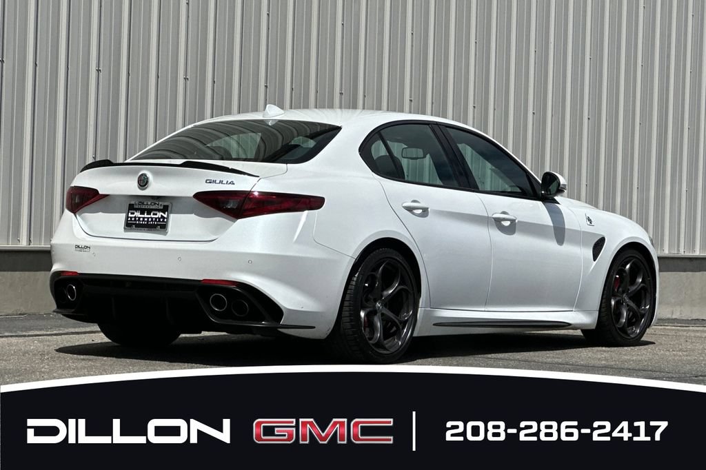 Used 2017 Alfa Romeo Giulia Quadrifoglio RWD image 4