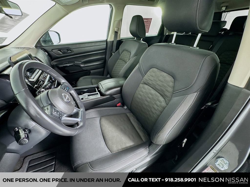Certified 2025 Nissan Pathfinder SV image 20