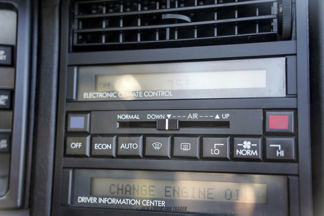 Used 1993 Cadillac Allante FWD image 46