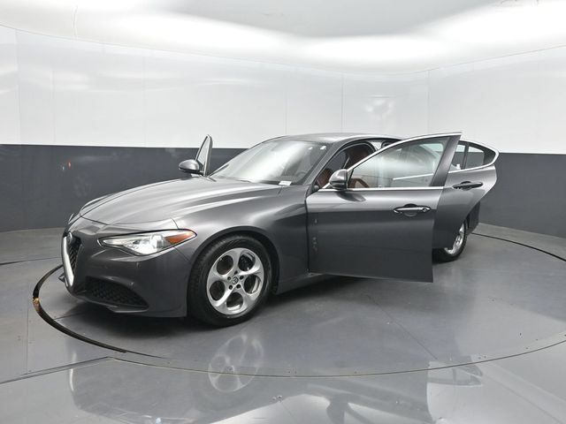 Used 2019 Alfa Romeo Giulia RWD image 38