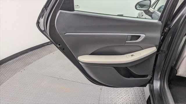 Used 2025 Hyundai Sonata SEL FWD image 16