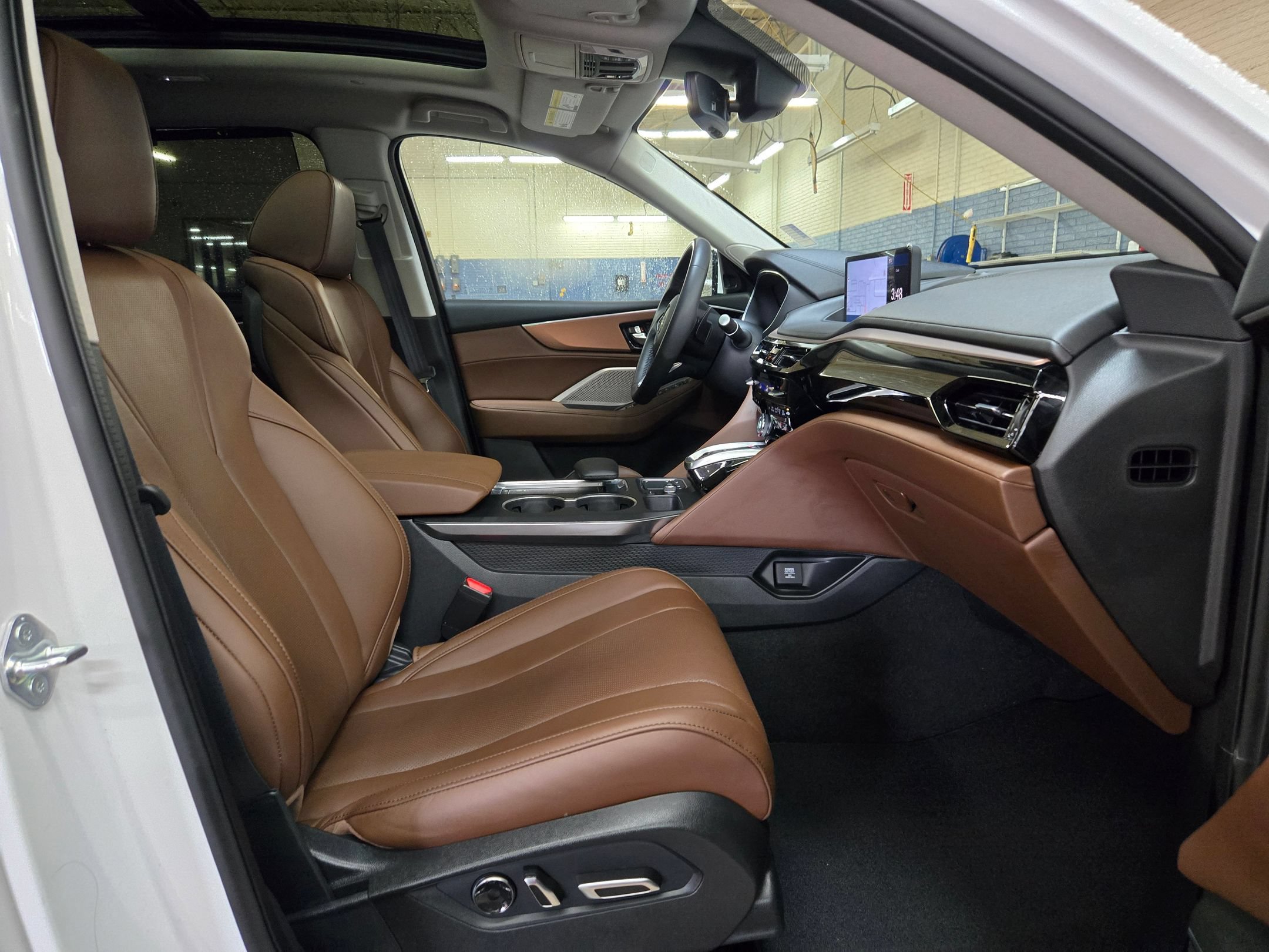 Certified 2023 Acura MDX FWD w/ Technology Package image 29