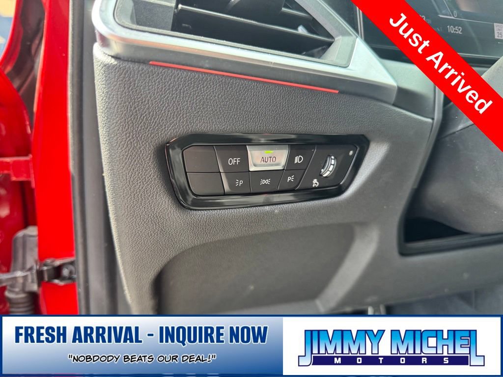 Used 2023 BMW 330i xDrive Sedan w/ M Sport Package AWD/4WD image 4
