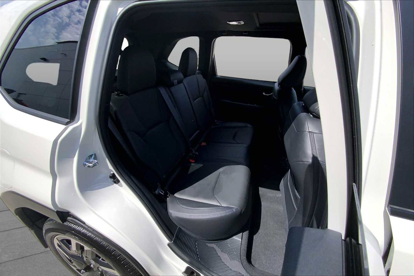 Used 2025 Subaru Forester Limited AWD/4WD image 20