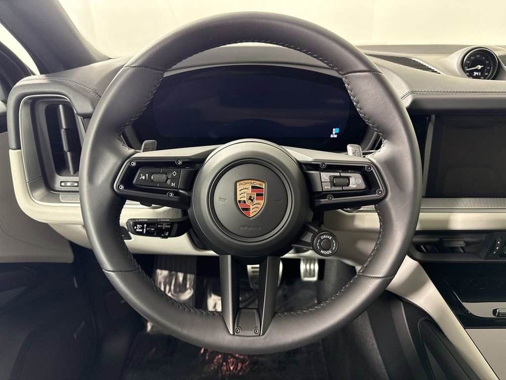 Used 2026 Porsche Cayenne S image 32