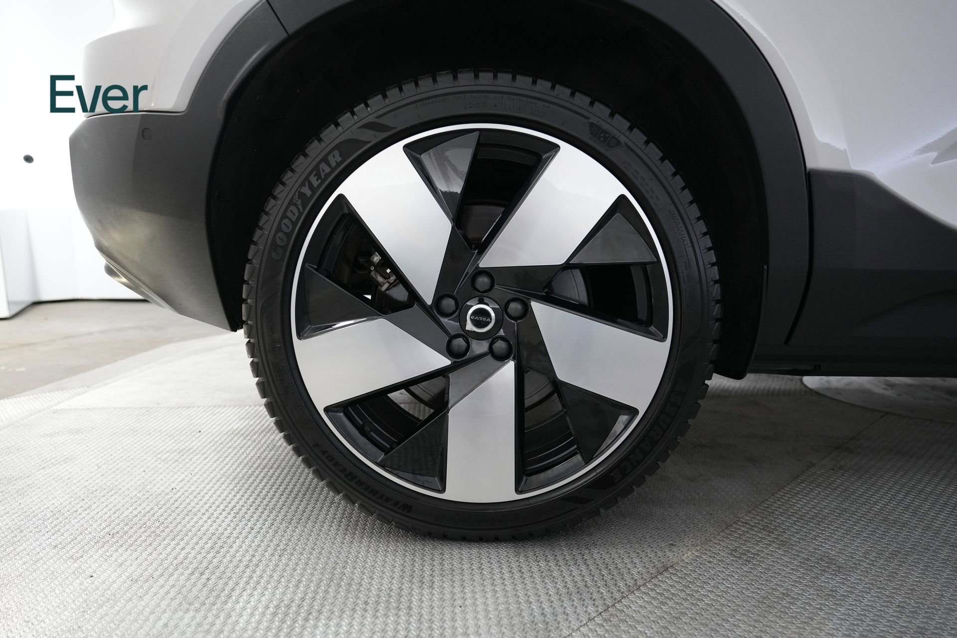 Used 2023 Volvo XC40 Recharge Ultimate image 29