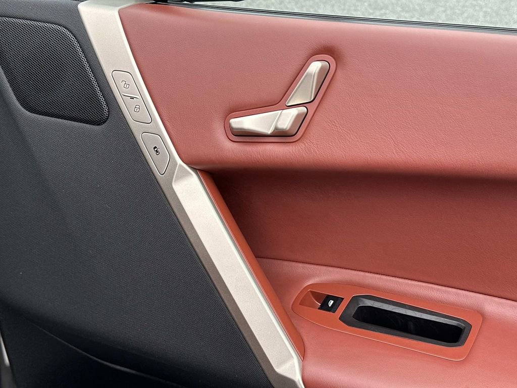 Used 2023 BMW iX xDrive50 image 38