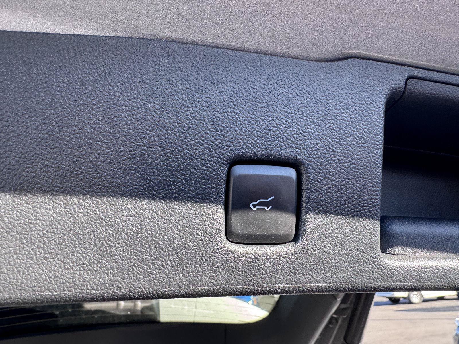 Used 2023 Ford Escape Active AWD/4WD image 9