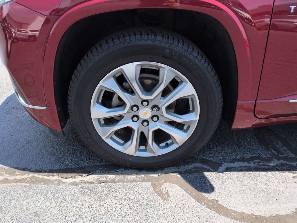 Used 2019 Chevrolet Traverse Premier w/ Driver Confidence II Package FWD image 27