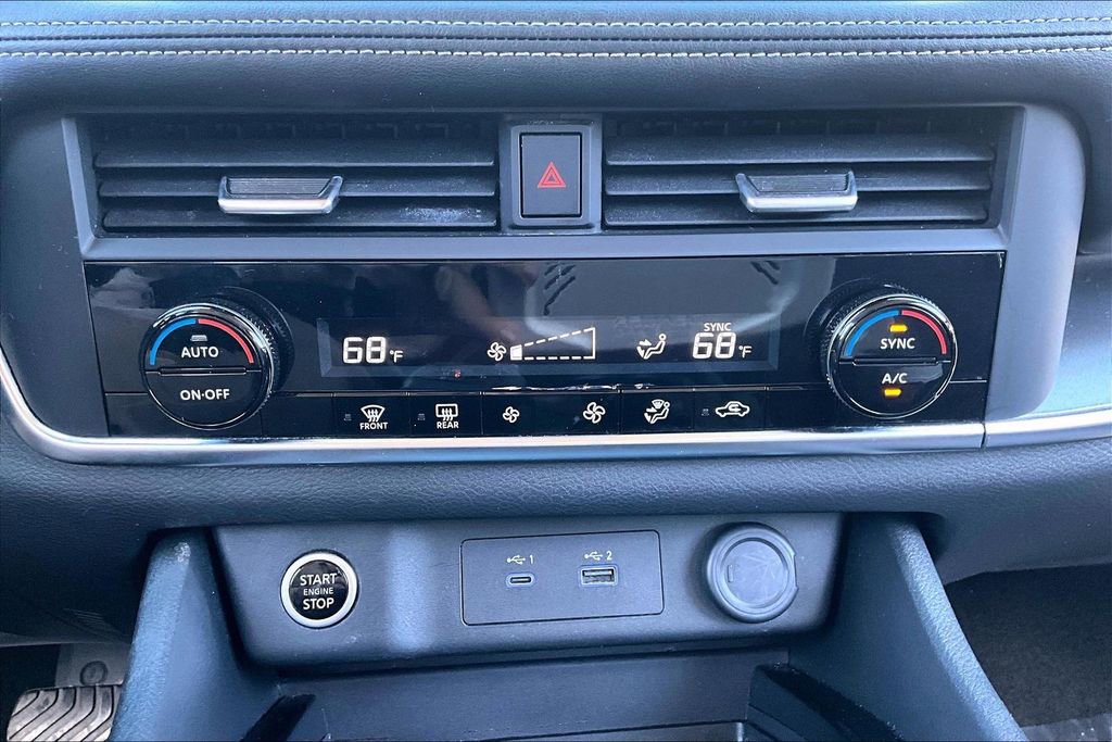 Used 2023 Nissan Rogue SV image 31