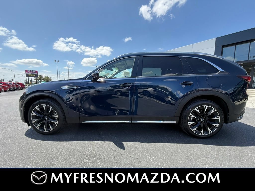 Certified 2024 MAZDA CX-90 Plug-In Hybrid w/ Premium Pkg AWD/4WD image 4