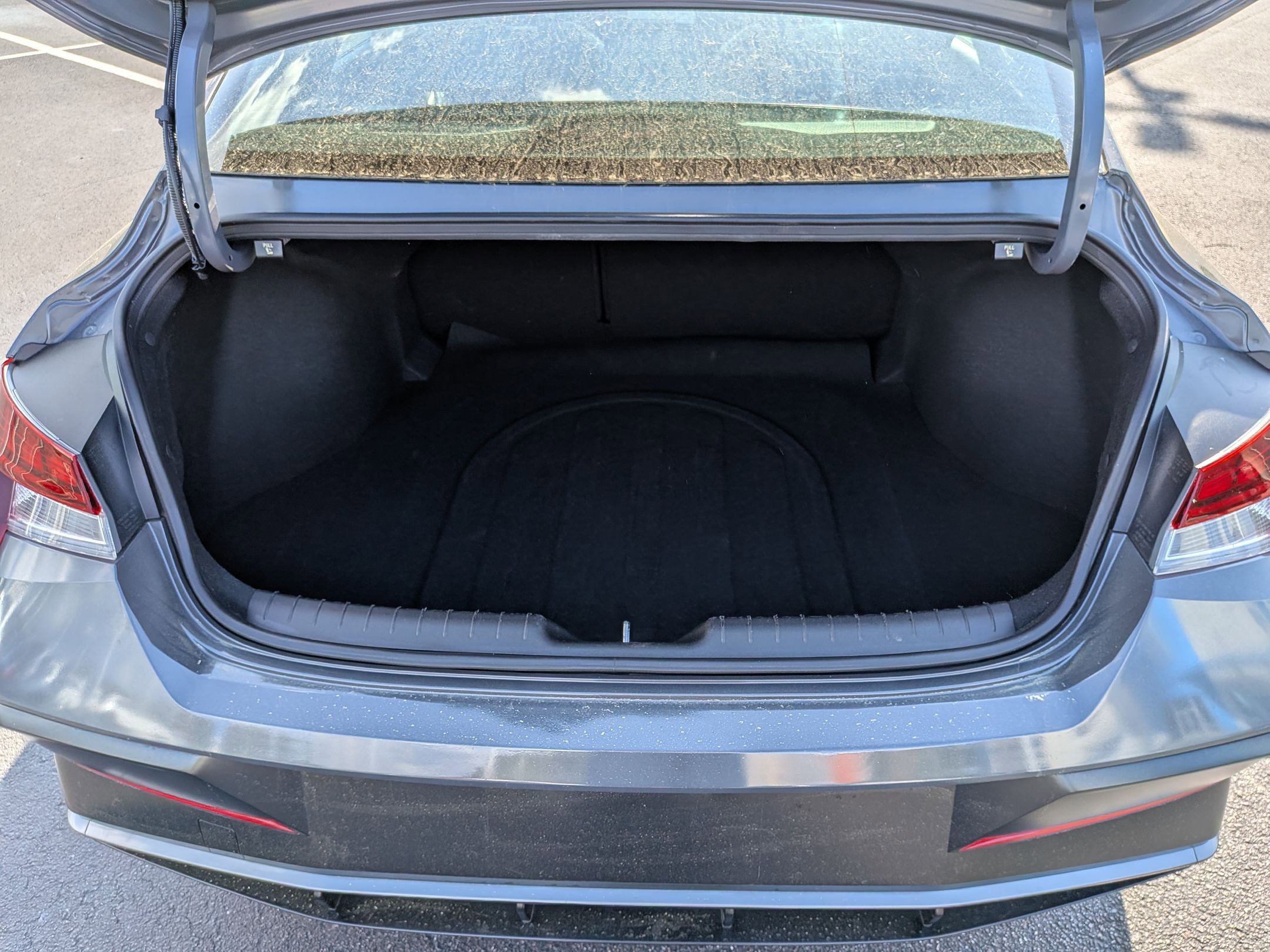 Used 2025 Hyundai Elantra Limited image 33