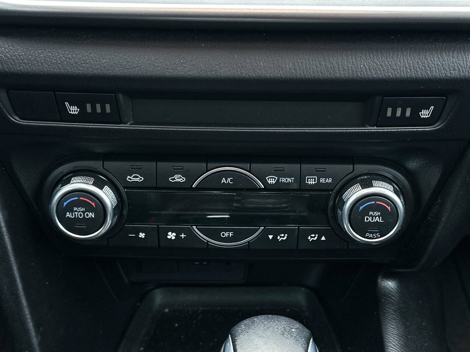 Used 2018 MAZDA MAZDA3 Touring FWD image 22