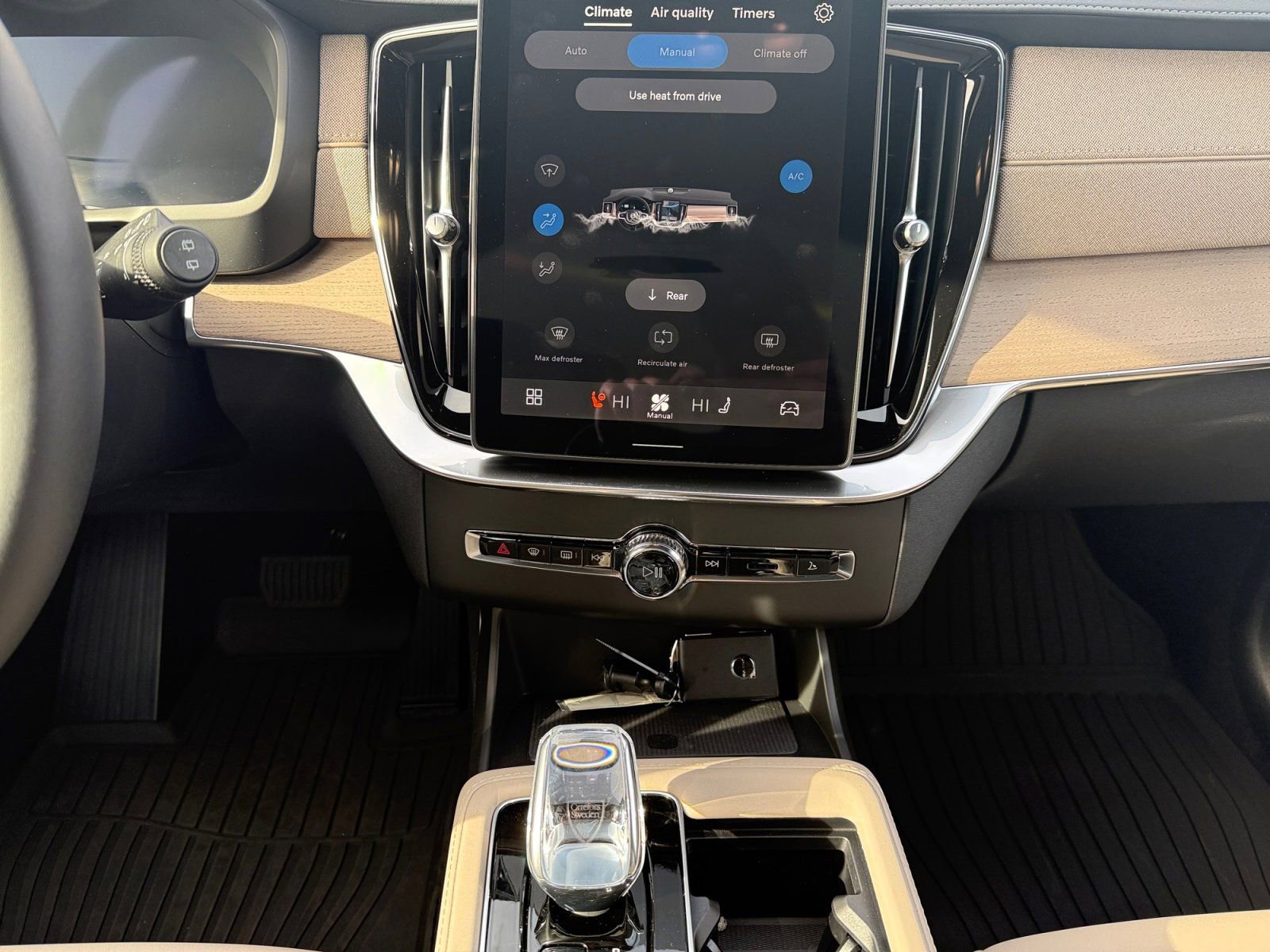 New 2026 Volvo XC90 B6 Plus w/ Protection Package Premier image 11