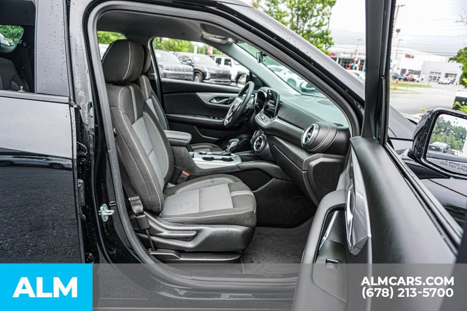 Used 2025 Chevrolet Blazer LT FWD image 23