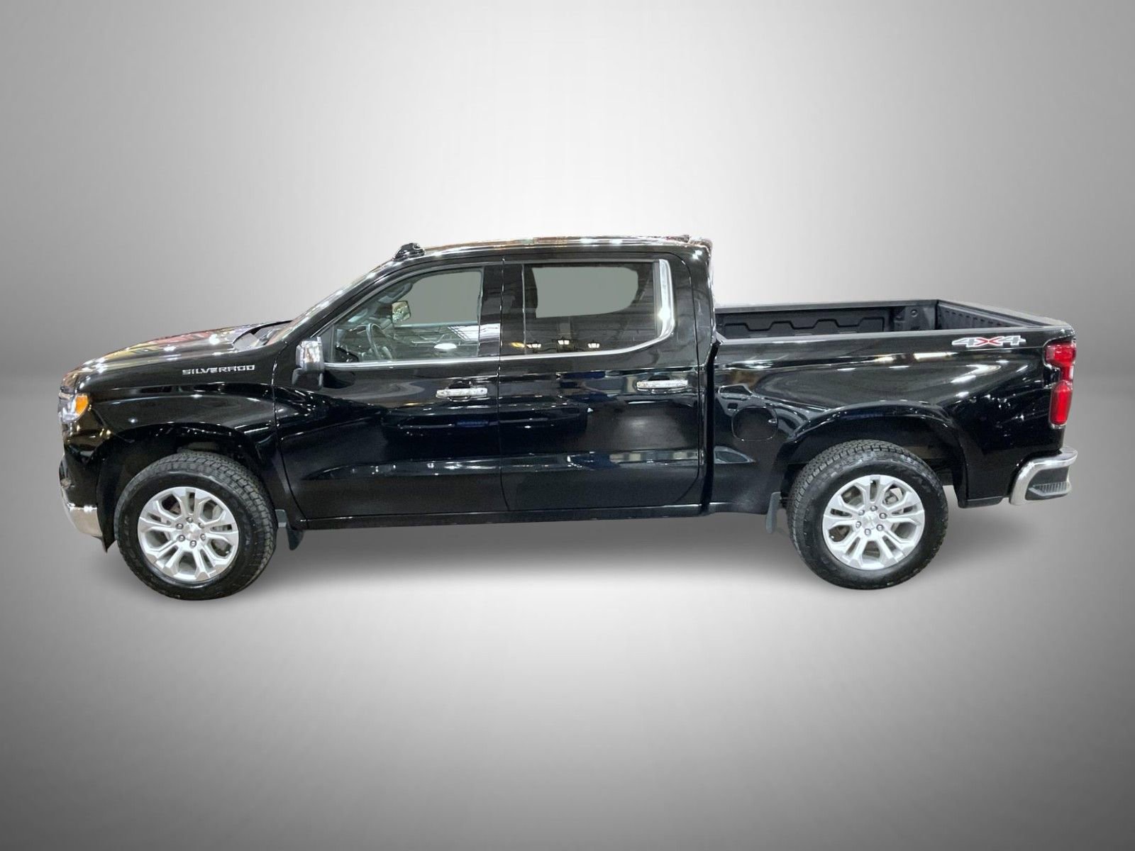 Used 2024 Chevrolet Silverado 1500 LTZ AWD/4WD image 8