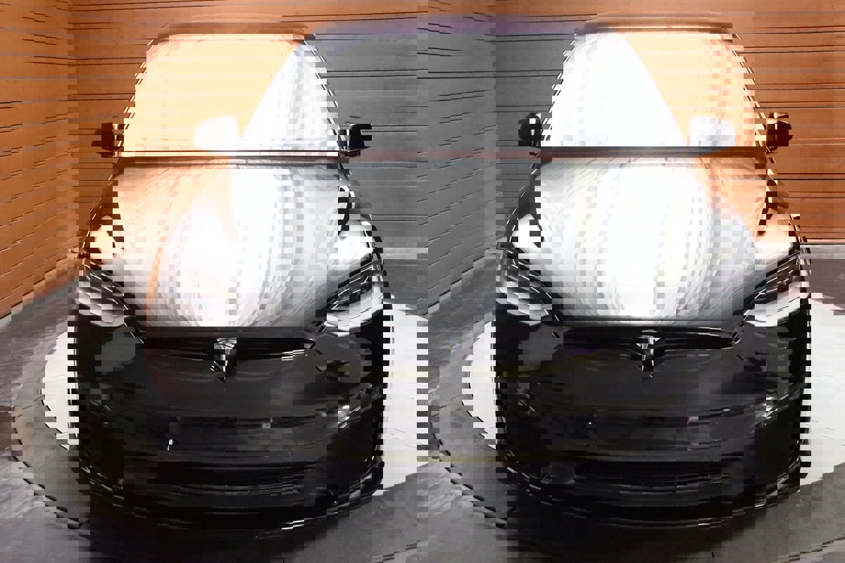 Used 2022 Tesla Model X image 4