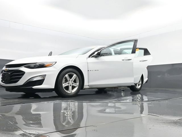 Used 2020 Chevrolet Malibu LS w/ Driver Confidence Package II image 31