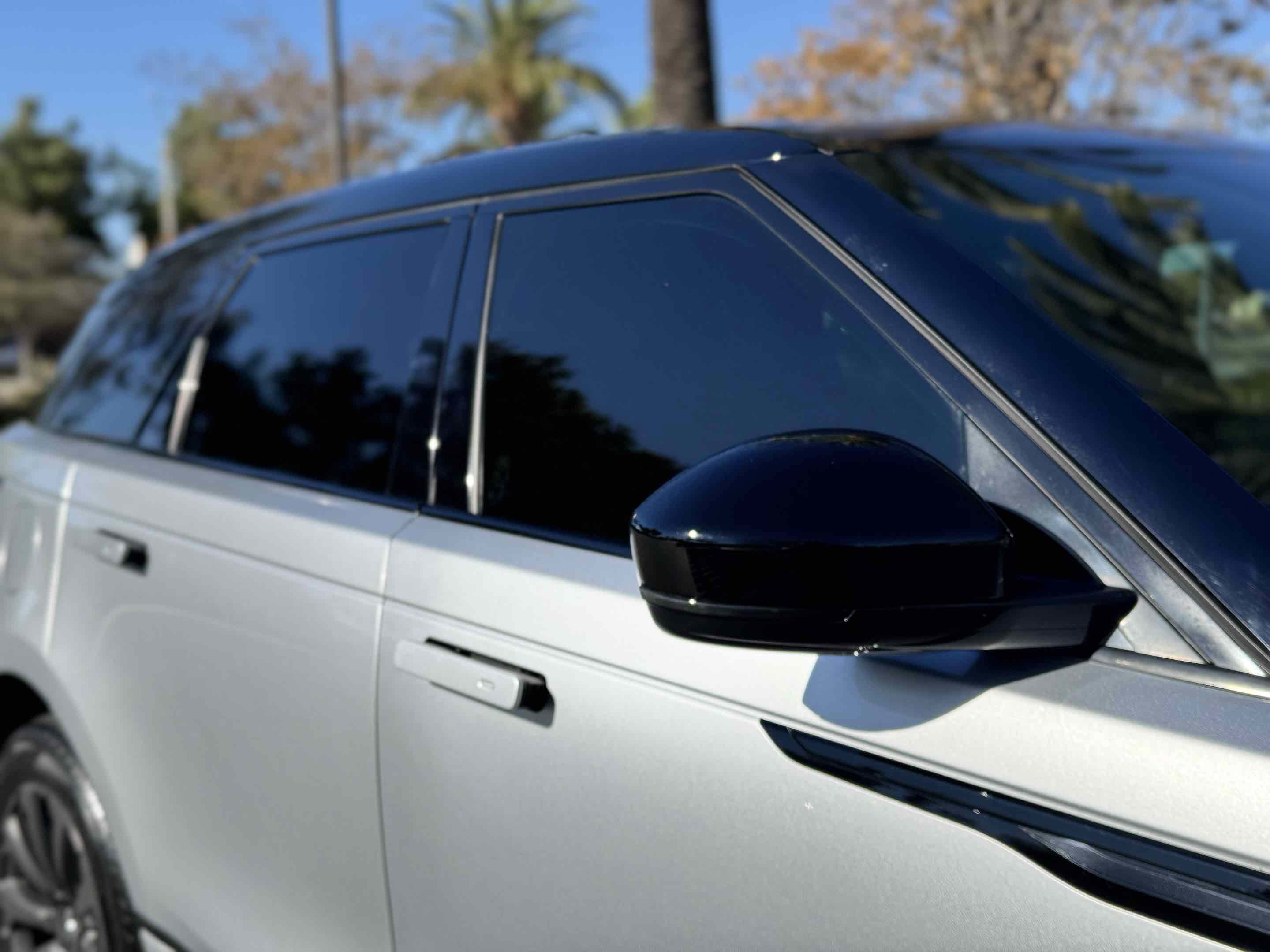 Used 2020 Land Rover Range Rover Velar R-Dynamic S image 38