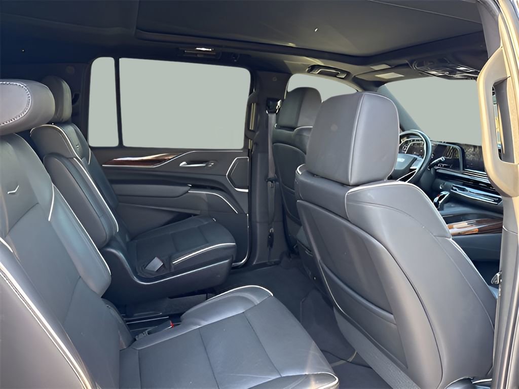Used 2023 Cadillac Escalade ESV Premium Luxury image 15