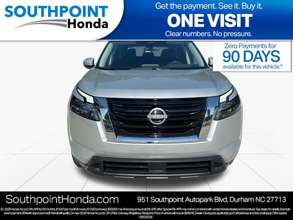 Used 2025 Nissan Pathfinder SV FWD image 2