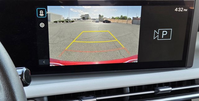 Used 2025 Hyundai Tucson SEL FWD image 12