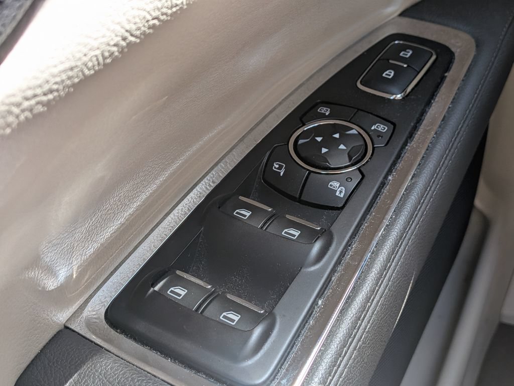 Used 2019 Lincoln Continental Premiere FWD image 24