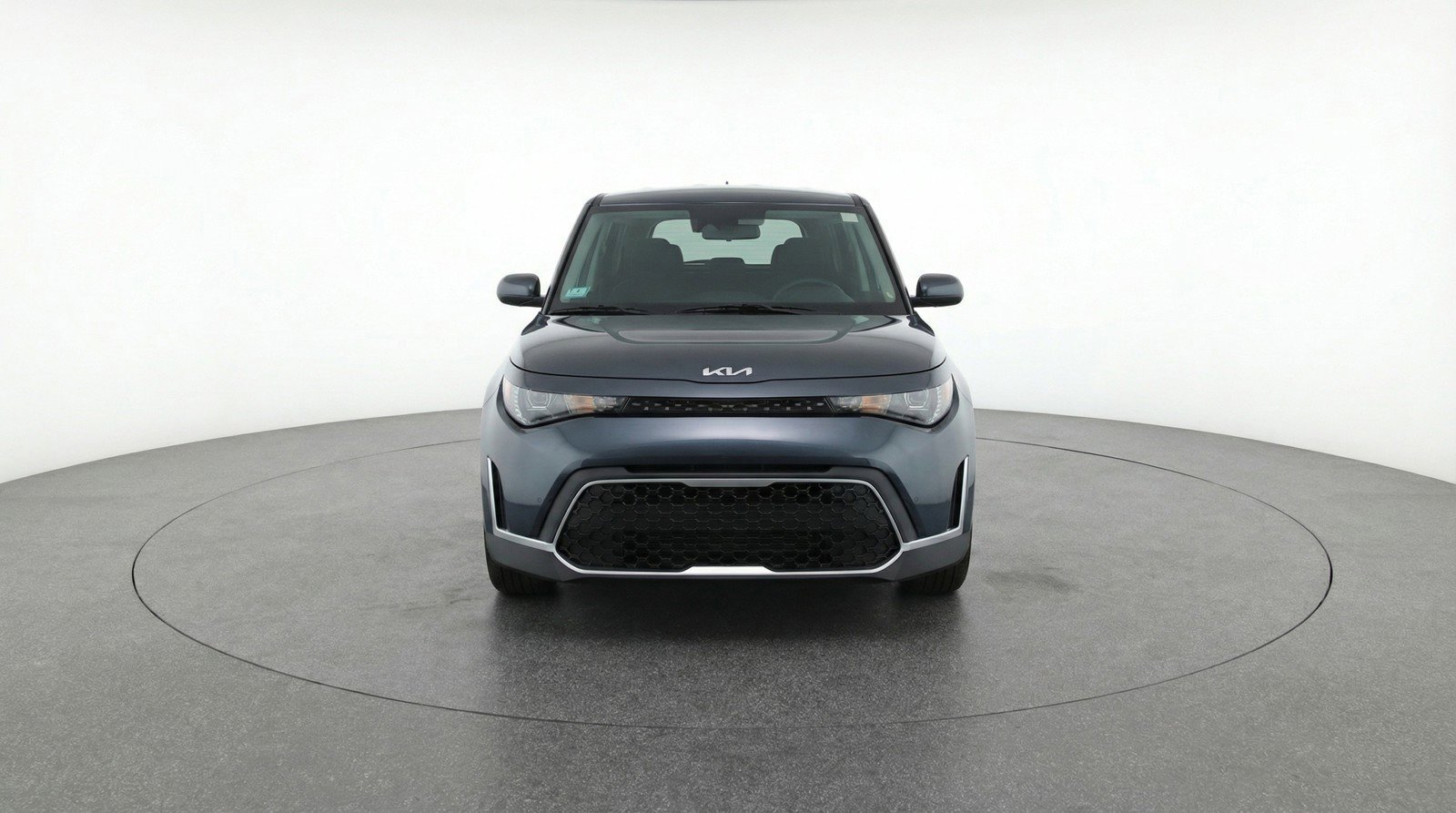 Used 2025 Kia Soul LX w/ LX Technology Package image 2