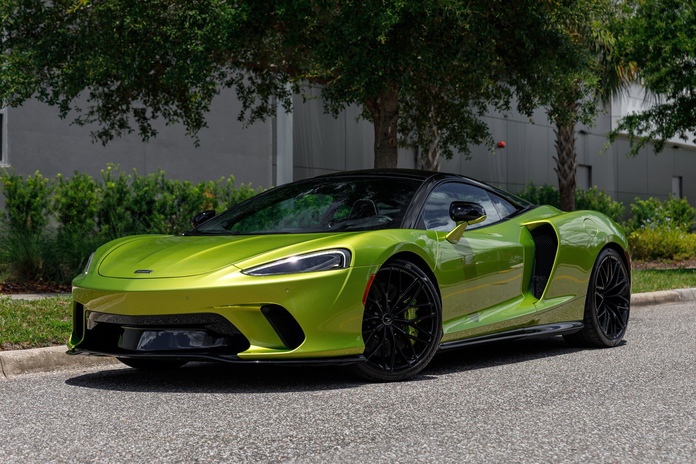 Used 2023 McLaren GT RWD image 33