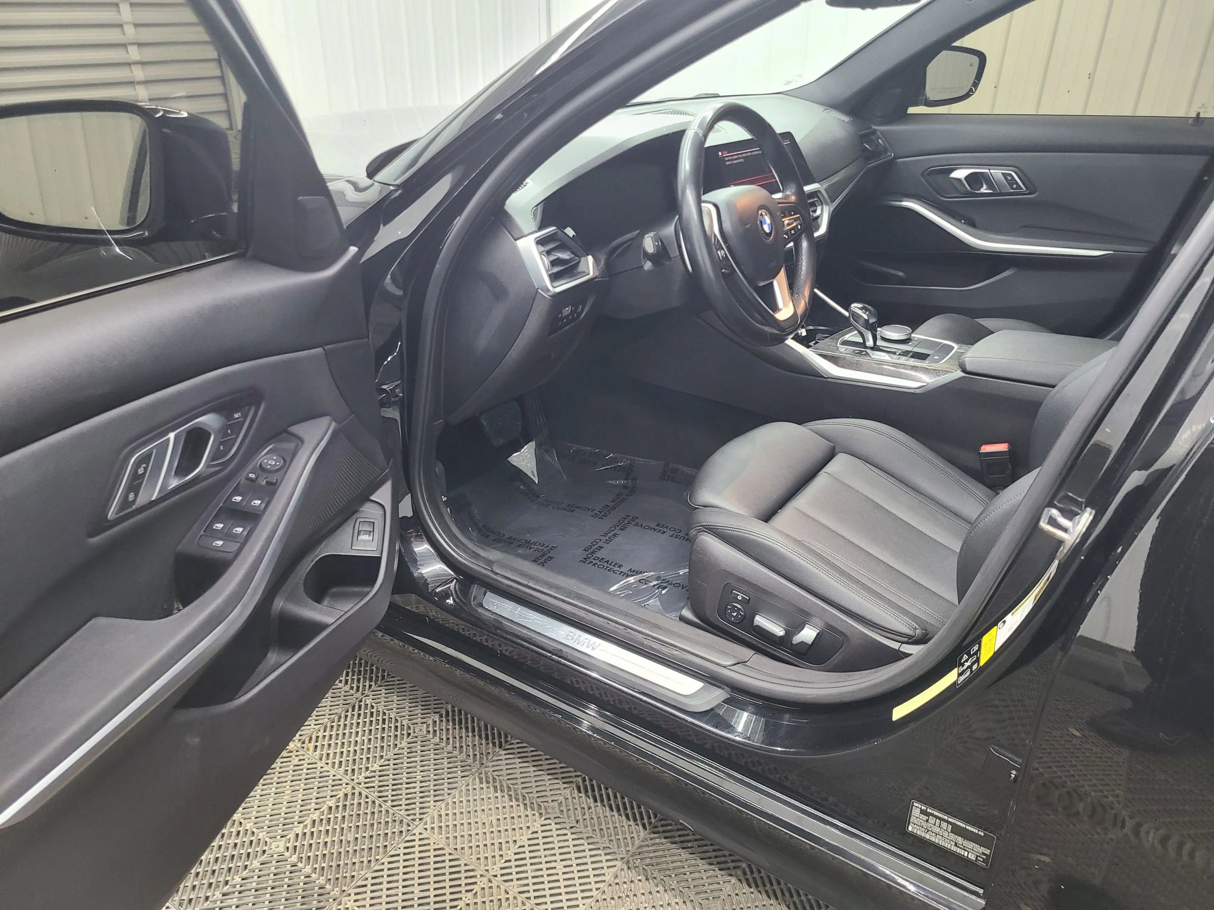 Used 2020 BMW 330i xDrive Sedan w/ Convenience Package image 21