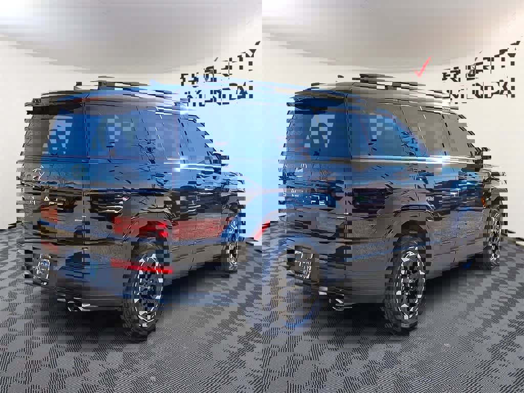 Used 2024 Hyundai Santa Fe SEL image 4