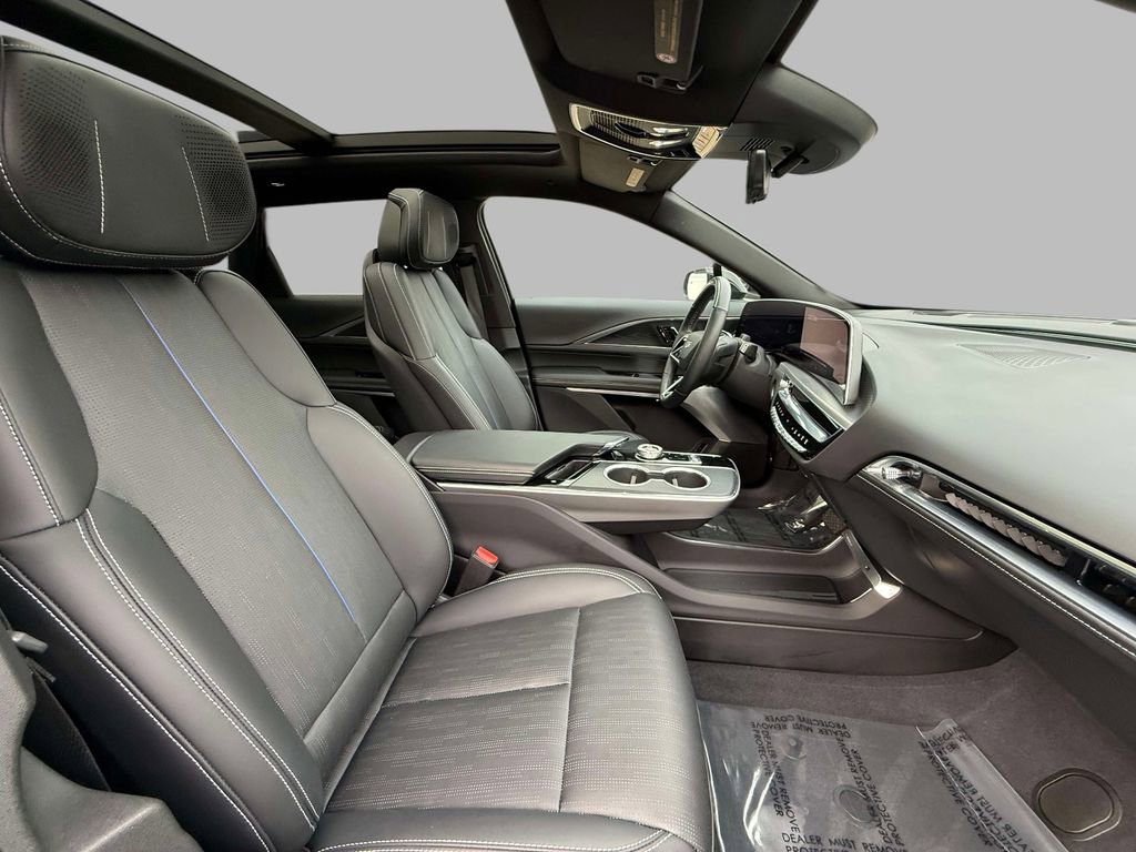 Used 2025 Cadillac Lyriq Luxury w/ LPO, Floor Liner Package image 14