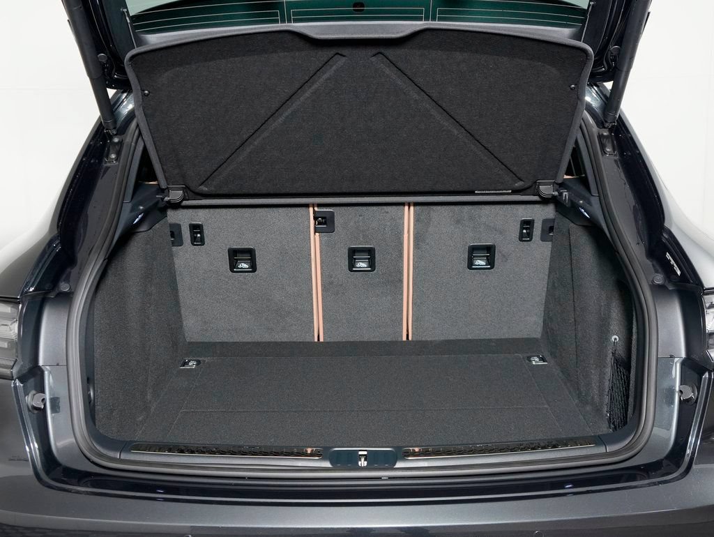 Certified 2026 Porsche Macan AWD/4WD image 12