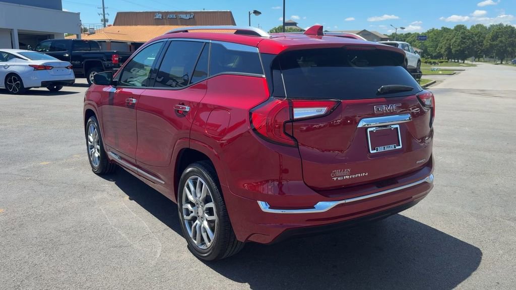Used 2023 GMC Terrain Denali w/ Denali Premium Package AWD/4WD image 5