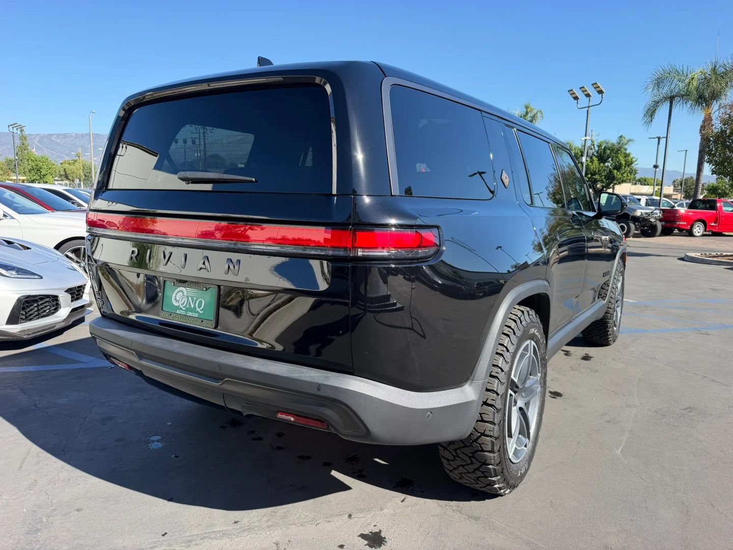 Used 2025 Rivian R1S Adventure Dual AWD/4WD image 7