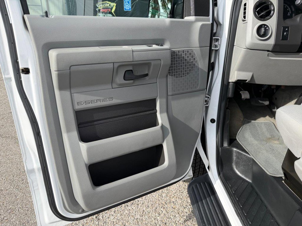 Used 2014 Ford E-250 and Econoline 250 w/ Interior Upgrade Package image 24