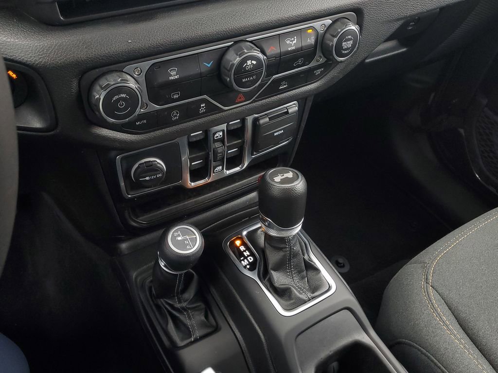 Used 2024 Jeep Wrangler Sport S image 19