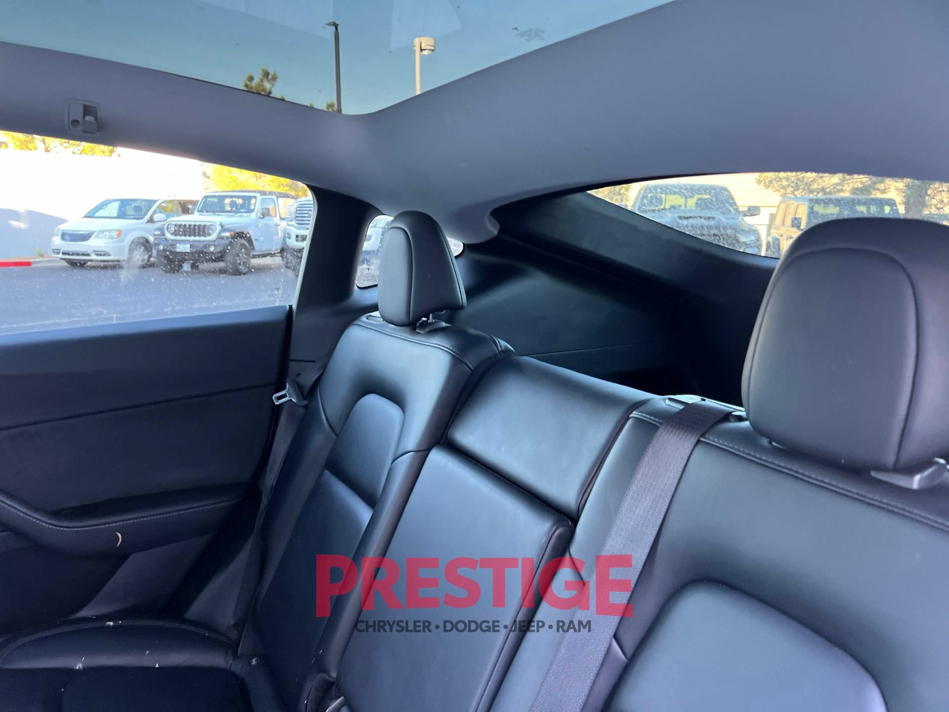 Used 2021 Tesla Model Y Long Range AWD/4WD image 26