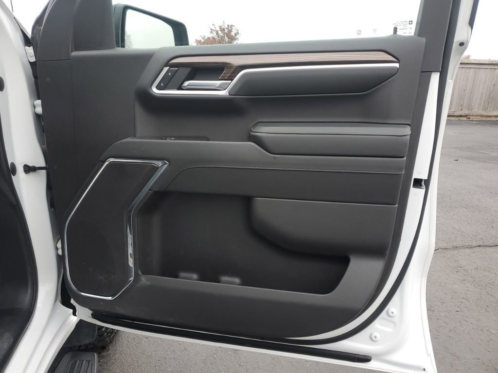 Used 2023 Chevrolet Silverado 1500 LT Trail Boss w/ Protection Package image 31