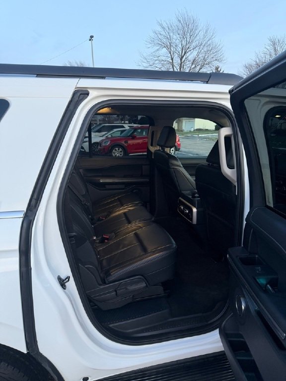 Used 2024 Ford Expedition Max XLT image 19