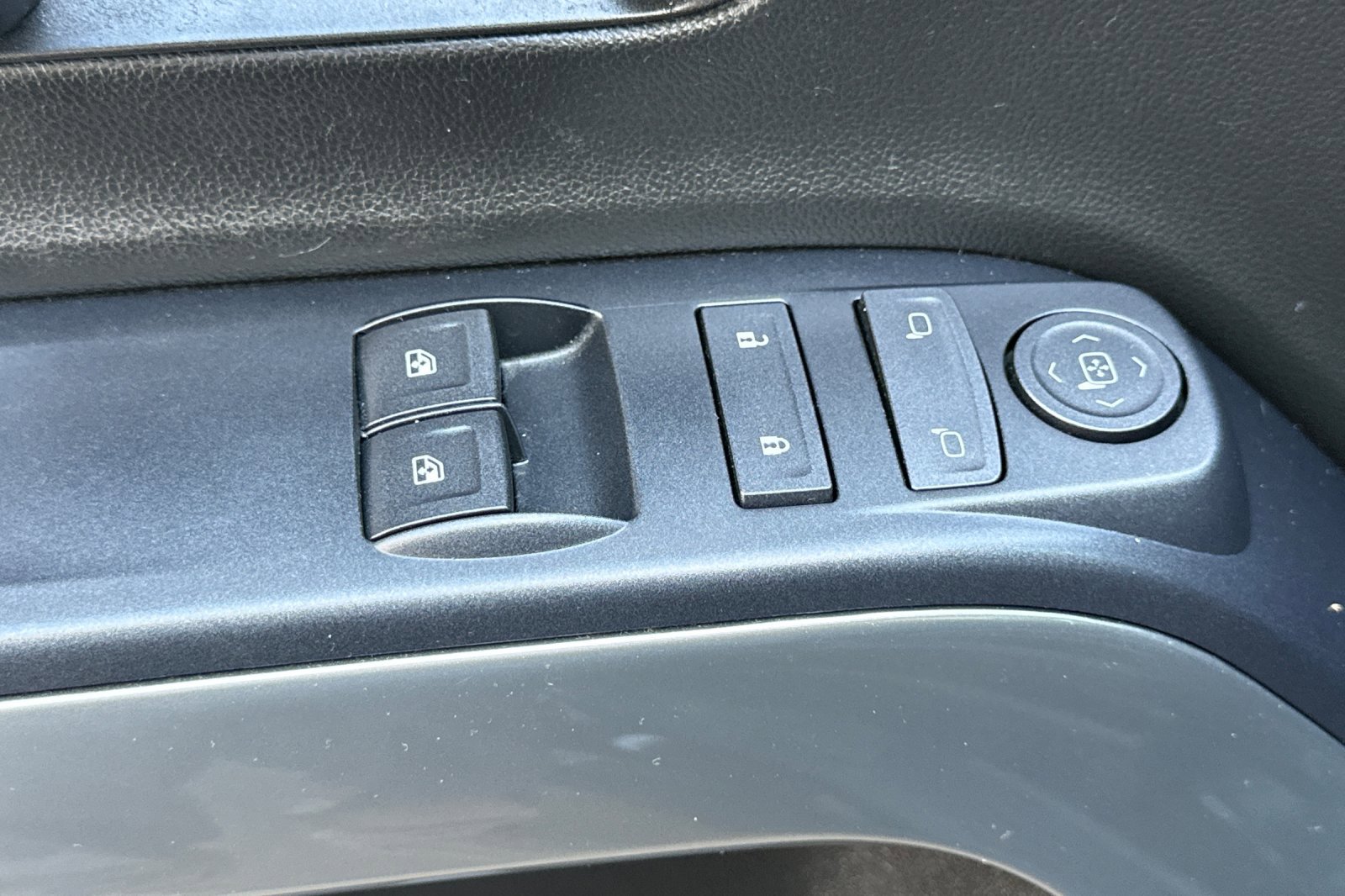 Used 2016 Chevrolet Silverado 1500 LT w/ LT Convenience Package image 12