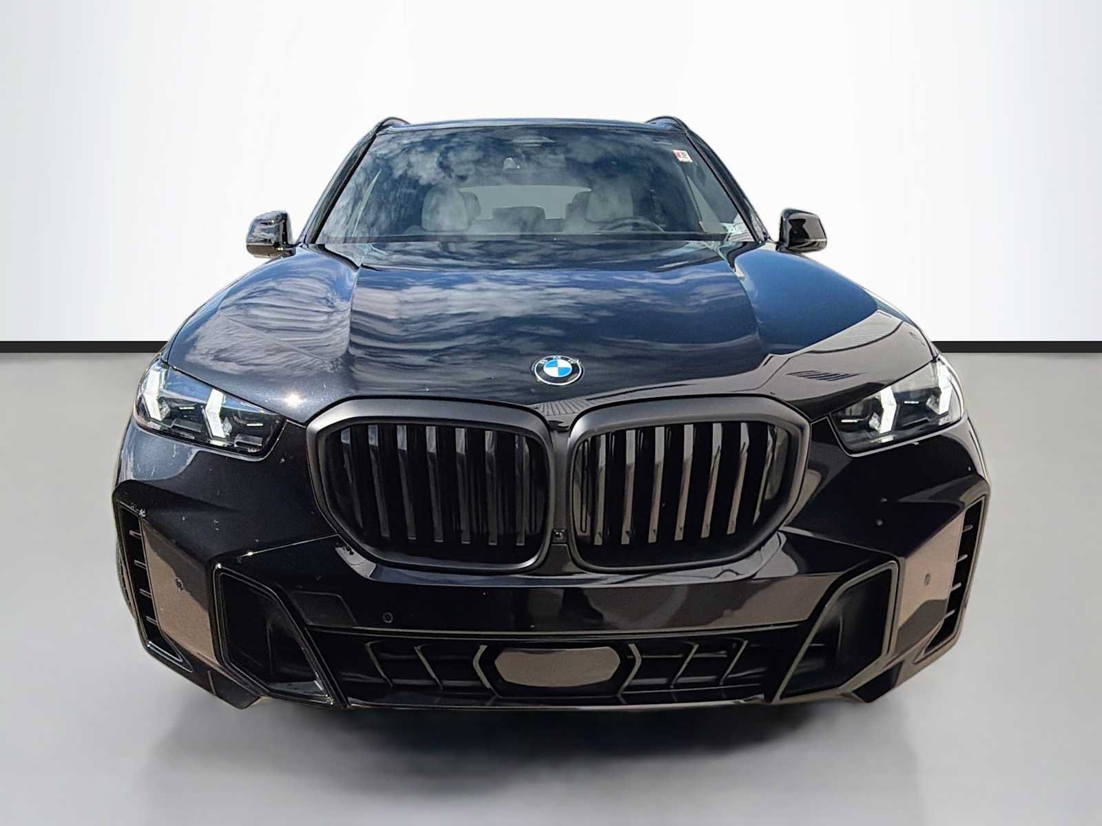 Used 2024 BMW X5 xDrive40i w/ M Sport Package AWD/4WD image 2