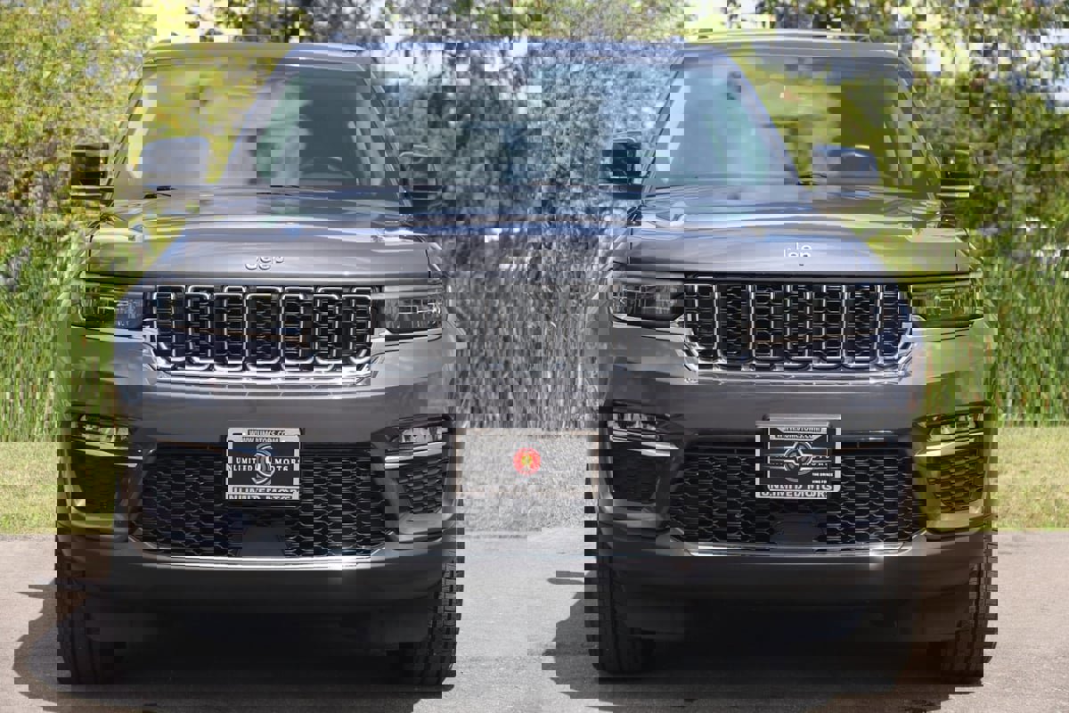 Used 2022 Jeep Grand Cherokee Limited image 70