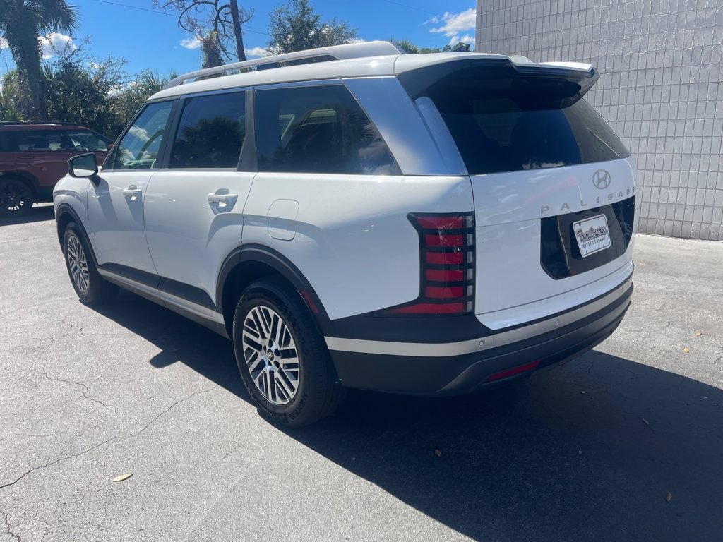 Used 2026 Hyundai Palisade SEL FWD image 3