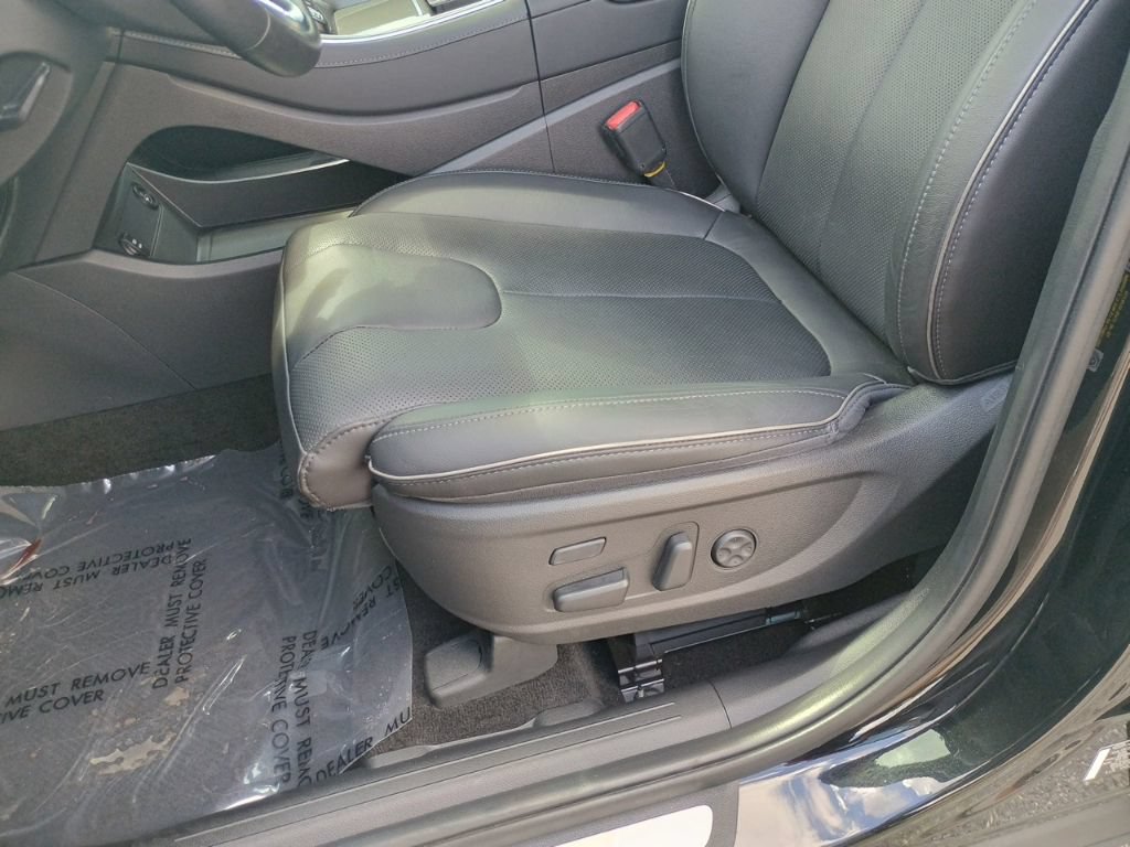 Used 2023 Hyundai Santa Fe Limited AWD/4WD image 13