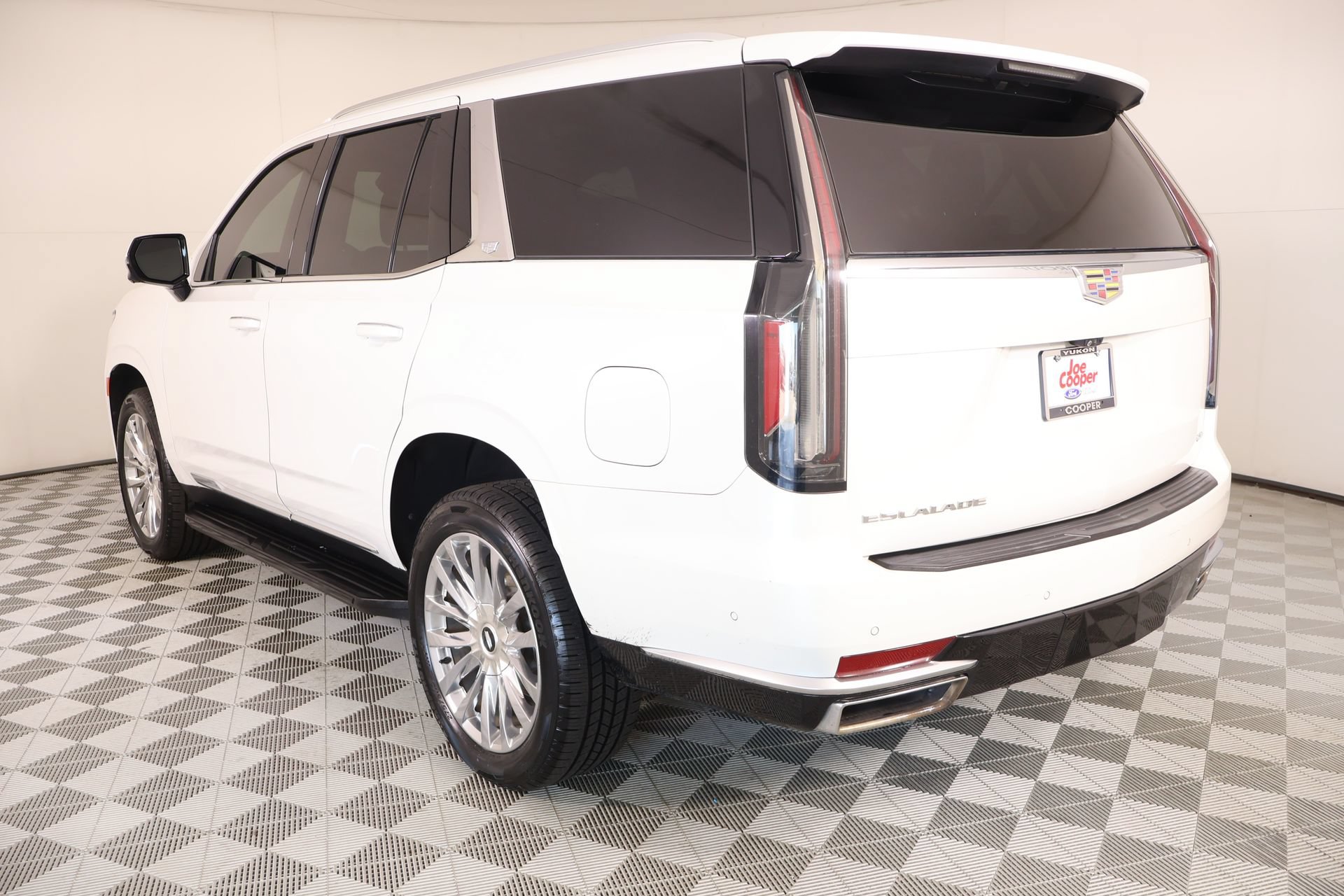 Used 2022 Cadillac Escalade Premium Luxury AWD/4WD image 26