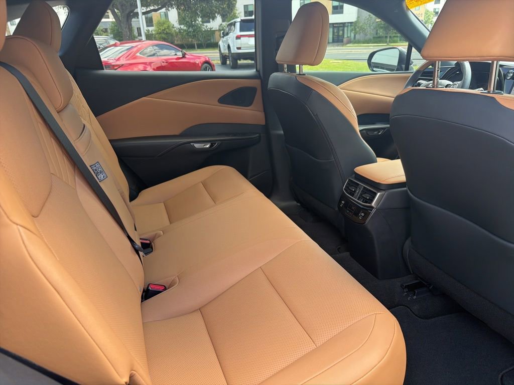 Used 2024 Lexus RX 350 Premium w/ Accessory Package (K3) FWD image 5
